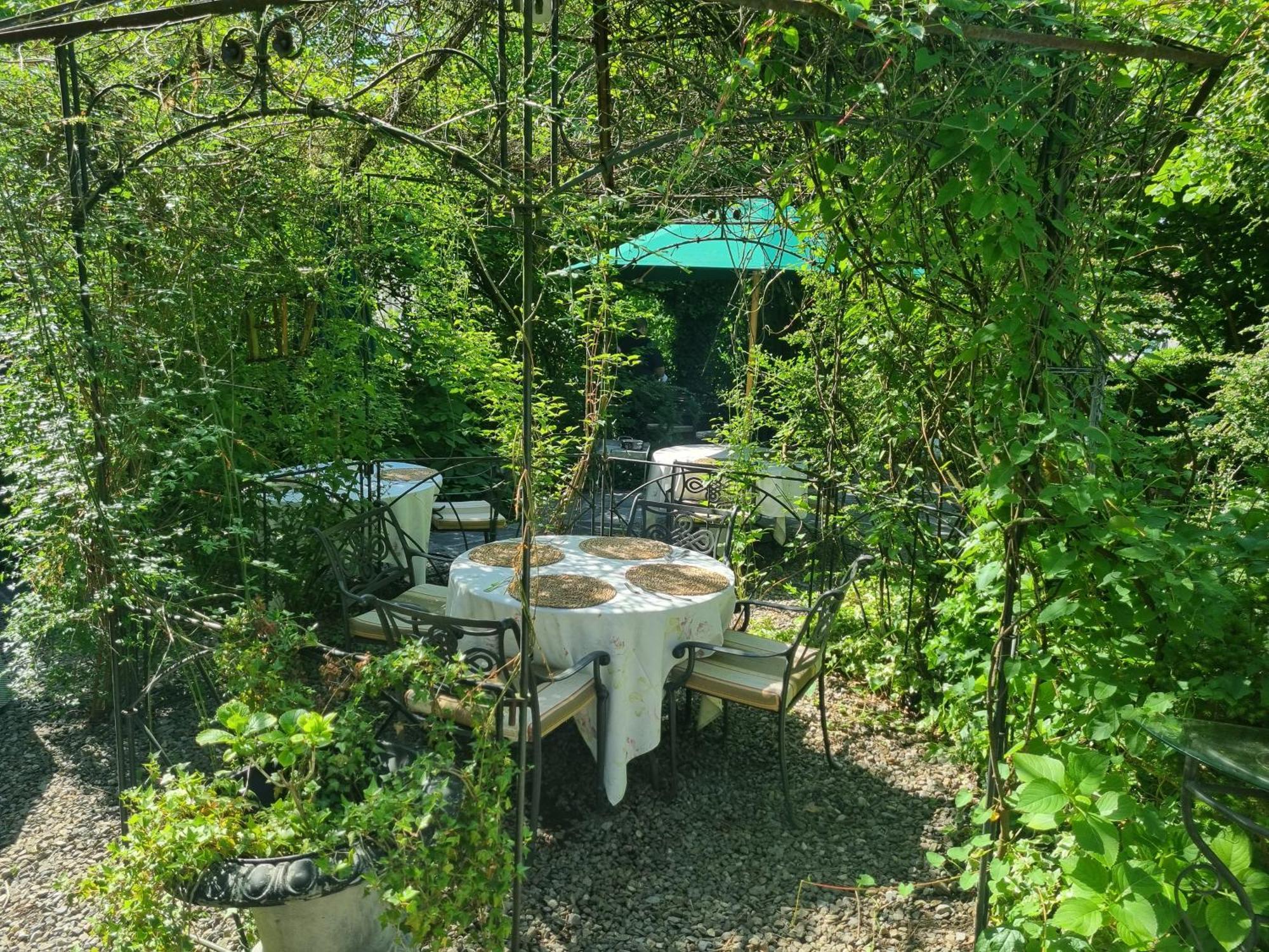 Gasthof Zum Baeren Birmenstorf Gmbh 외부 사진